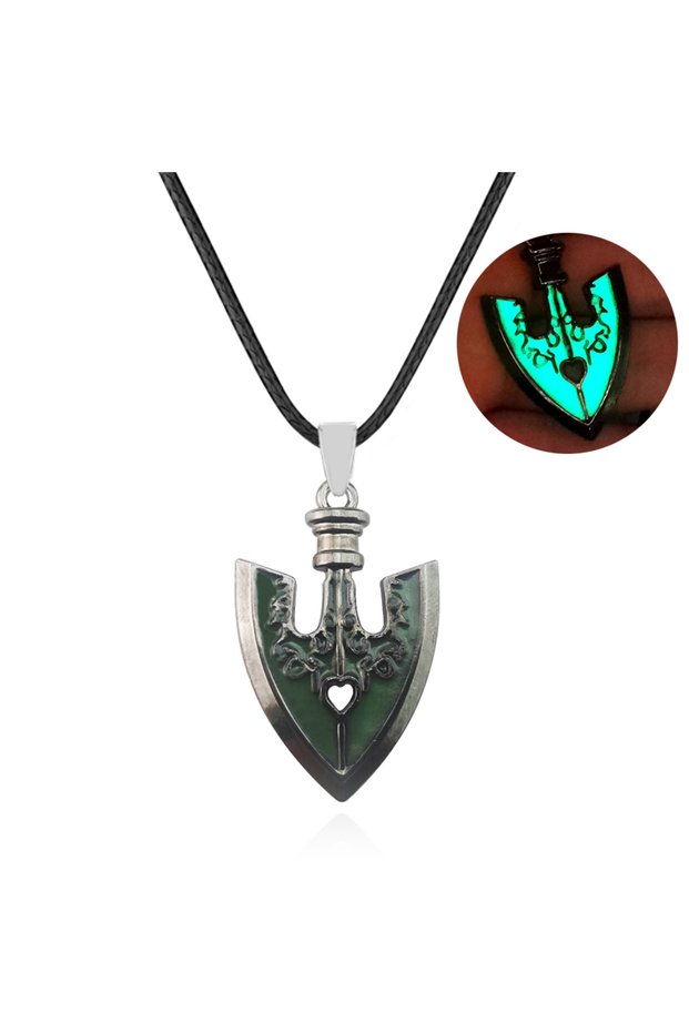N598 Anime JOJOS BIZARRE ADVENTURE Necklace Red Stone Of Aja Cosplay Pendant Necklace Chain Choker N