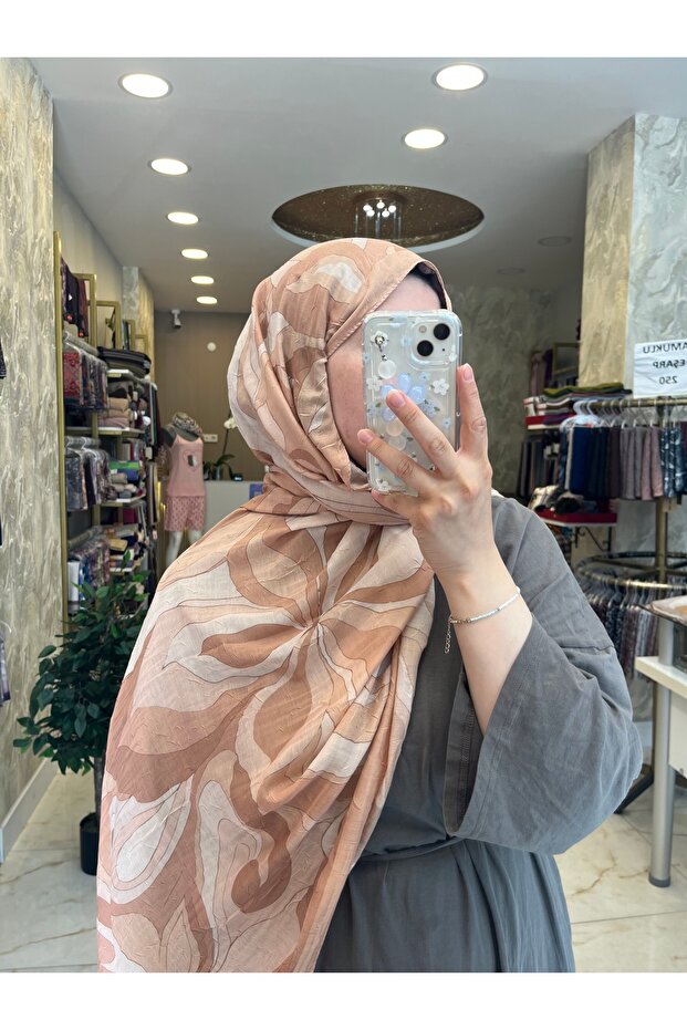 شال كراش بنمط تجريدي من إفديل