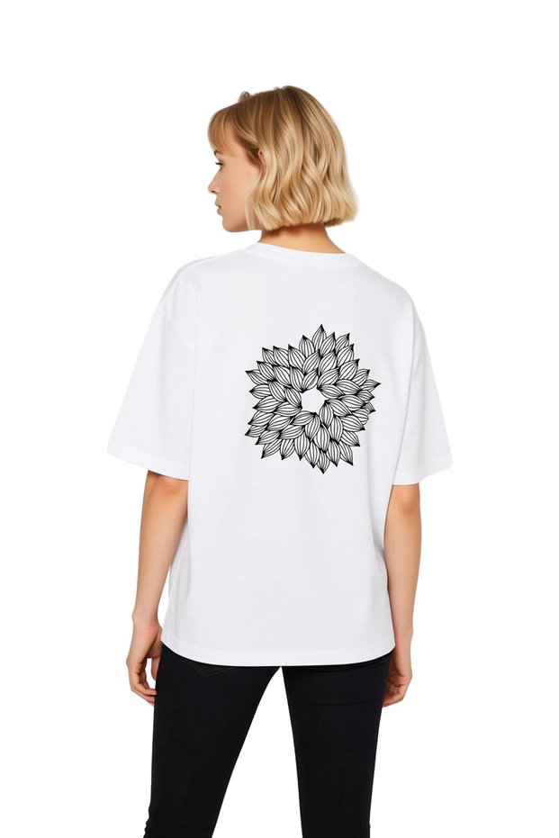 Women's Oversize T-Shirt Line Art Sunflower Pattern Printed Relaxed Fit Casual Wear Modern Stylish Elegant