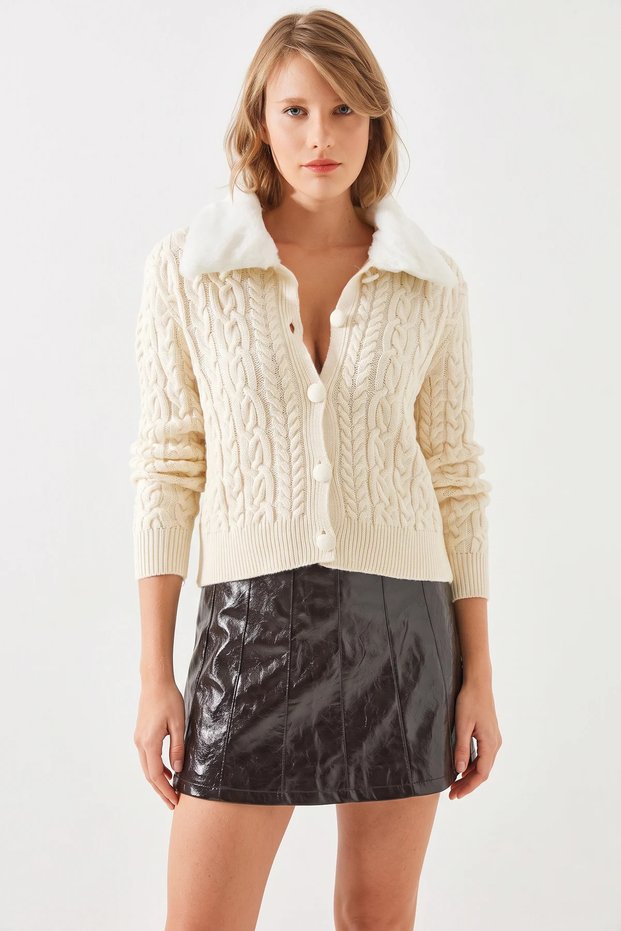 Women's Hair Braided Collar Fur Knitwear Cream Cardigan