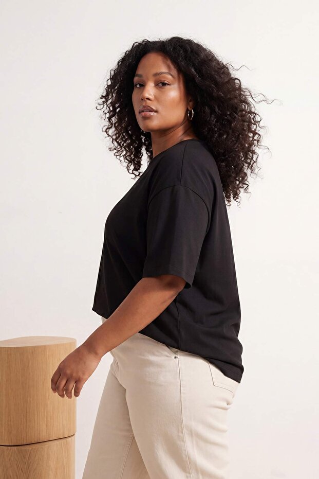 Siyah %100 Pamuk Sırt Baskılı Oversize Kesim Bisiklet Yaka Örme T-Shirt TBBSS24BF00025 - 5
