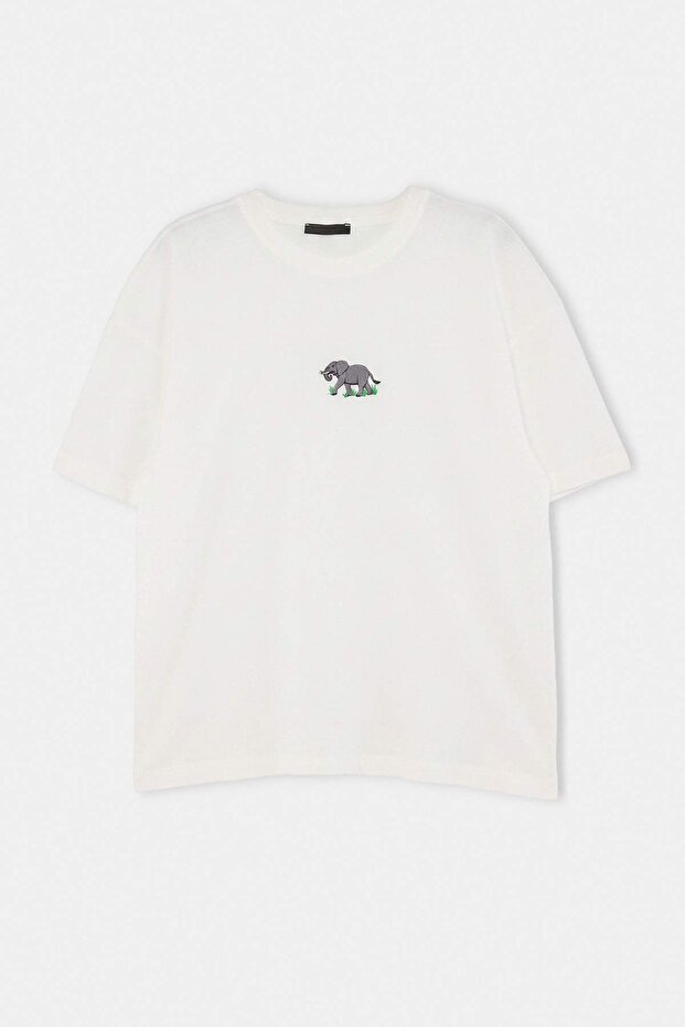 Trendyolmilla  Ekru Oversize/Geniş Kalıp Fil Nakış %100 Pamuk T-Shirt TMNSS26TS00077 - Görsel 2