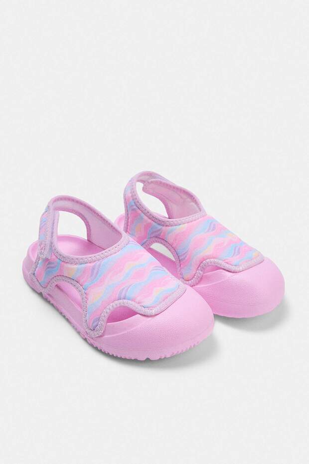 Pembe Kız Çocuk Geometrik Baskılı Sandalet TAKSS26SD00032