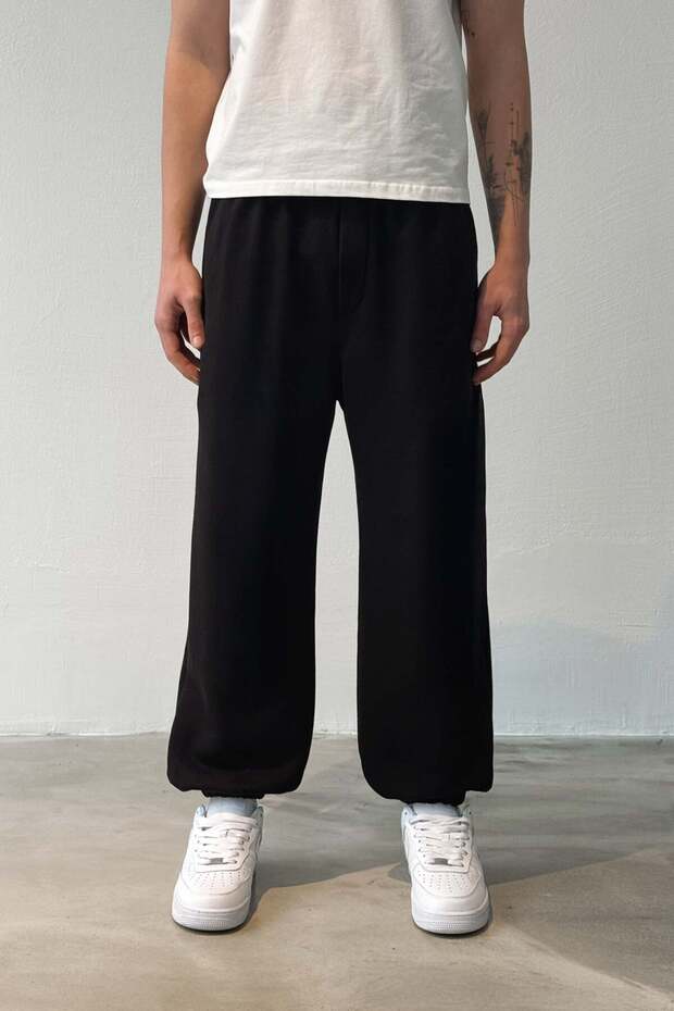 Basic Jogger Sweatpants - 1