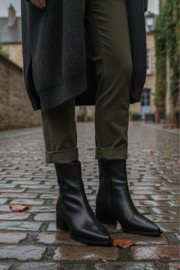 Lana Black Color Ankle Boots