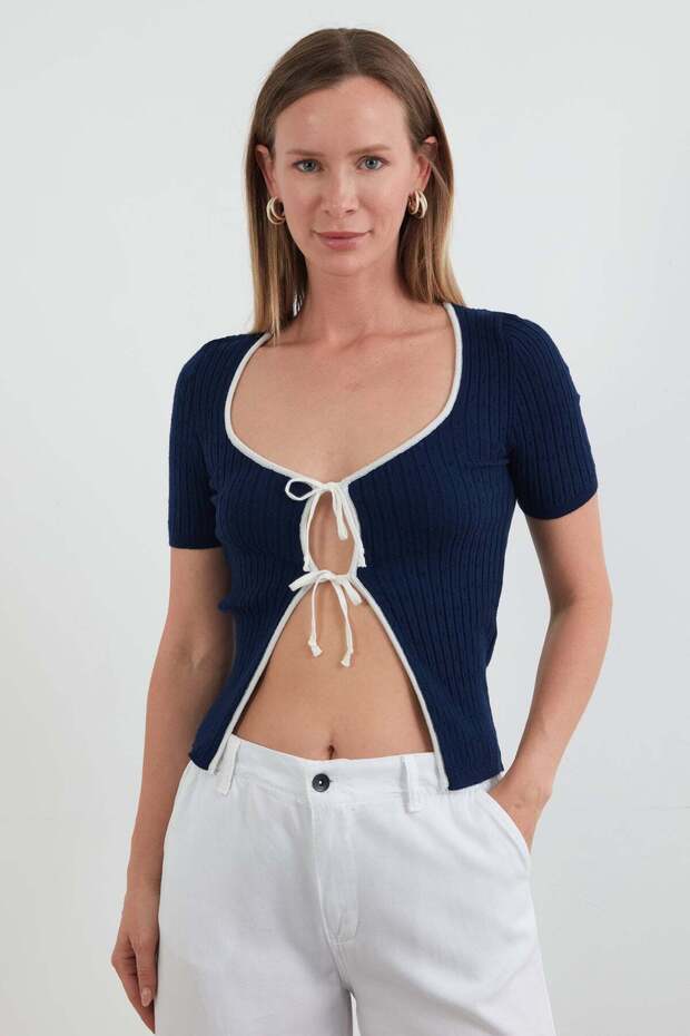 Ribbed Tie-Up Knitwear Blouse