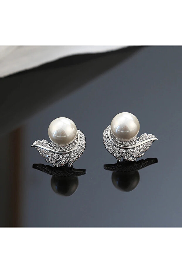 E4151 Huitan Feather Design White/Black Simulated Pearl Stud Earrings for Women Aesthetic Bride Wedd