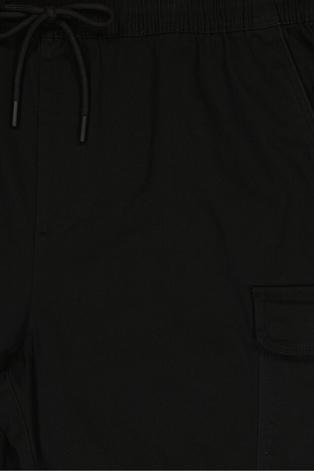 Men Plain Cargo Shorts, Black - 4