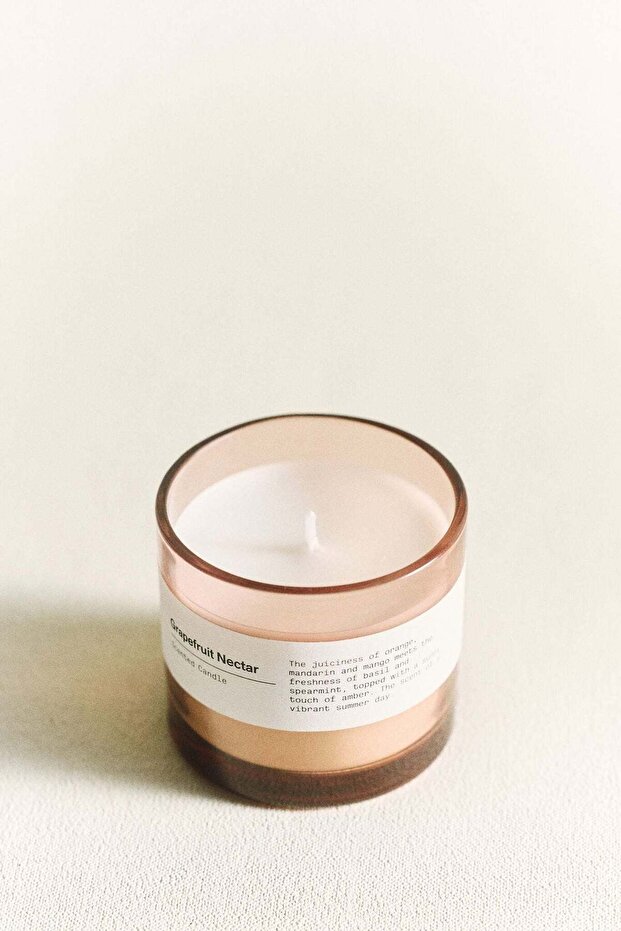 شمعة معطرة بحامل زجاجي