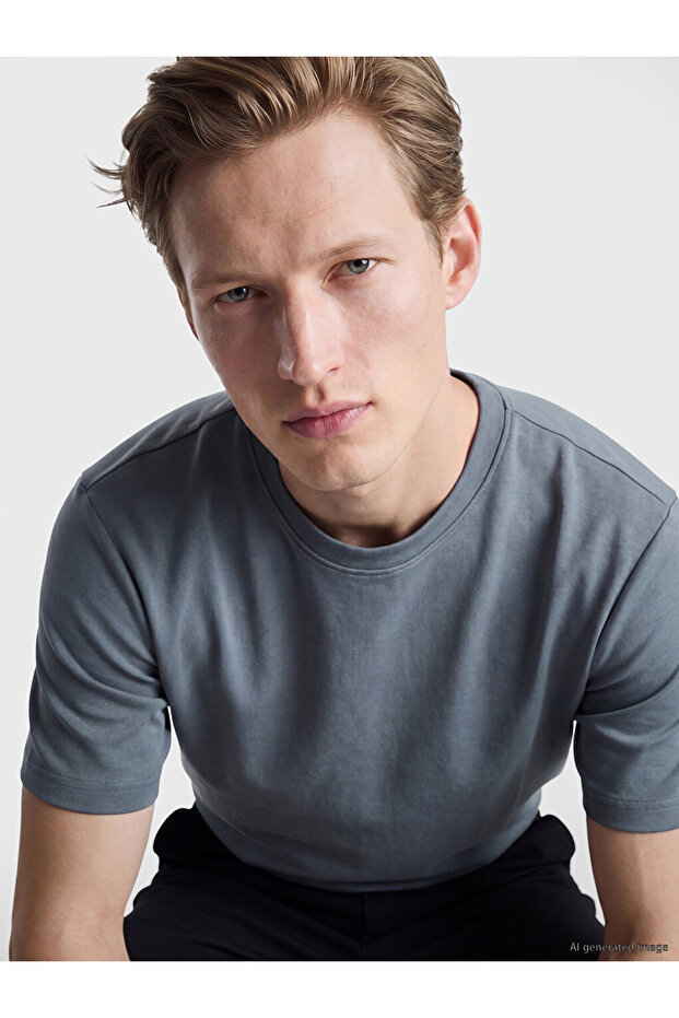 Esvab • Modern & Distinctive Relaxed Fit Basic Dry Touch T-Shirt