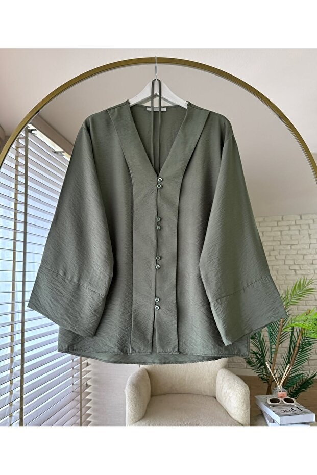 Women's Button Detailed Strawberry Fabric Kimono