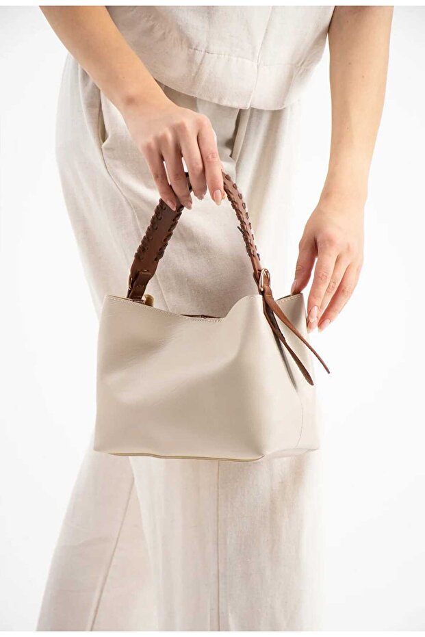Women's Hand and Arm Bag Tan