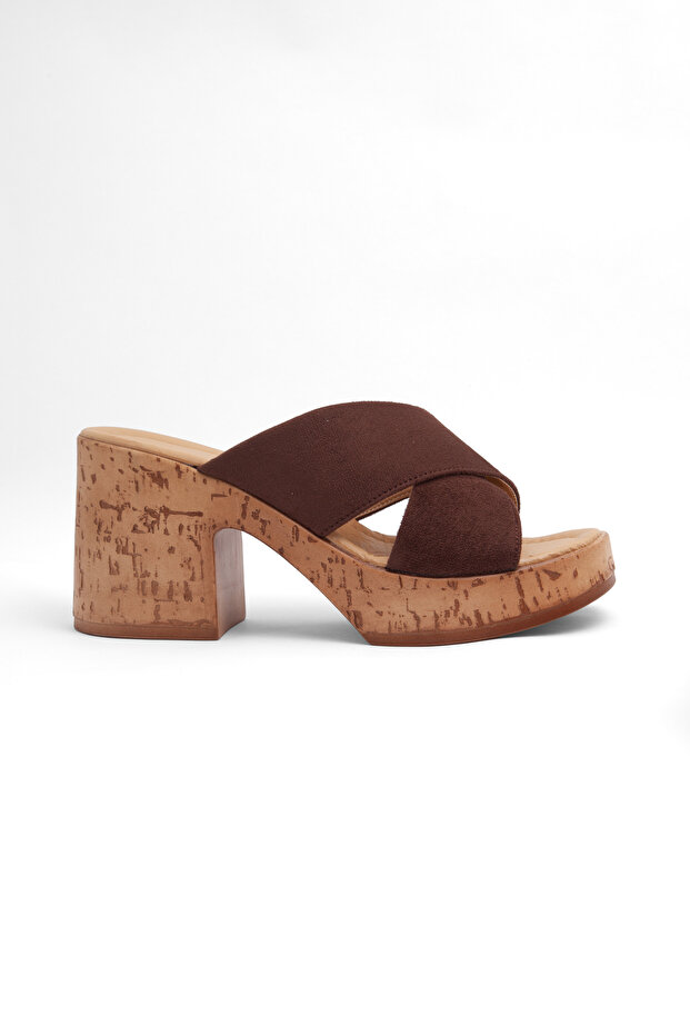 Frm 703 Cross-Strap Detailed Padded Sole Slippers