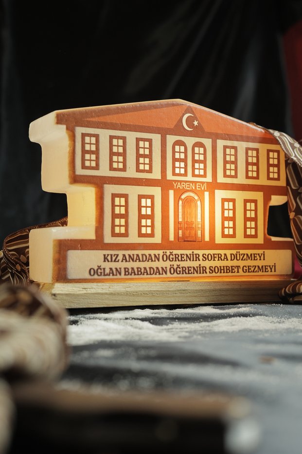 Çankırı Yaren House Model Decorative Salt Figurine with Wooden Base