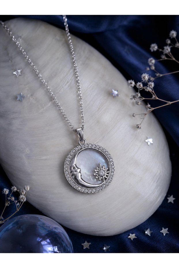 Aydede Pearlescent Steel Necklace (Silver Color)