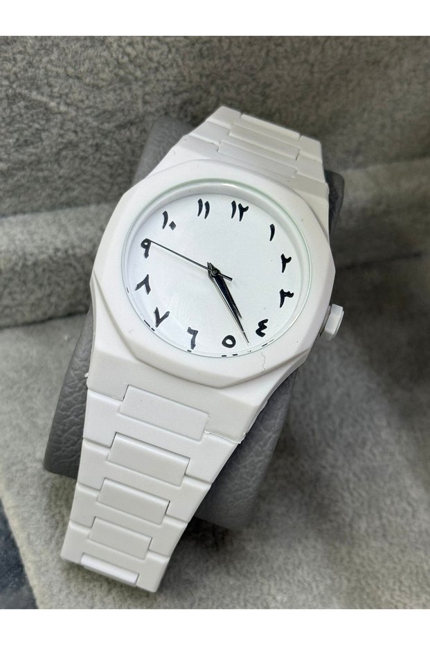 Pvc-Coated Wristwatch Minimalist Design Quartz Women'S/Men's Wristwatch - Iconic Case Matte Black and White Options