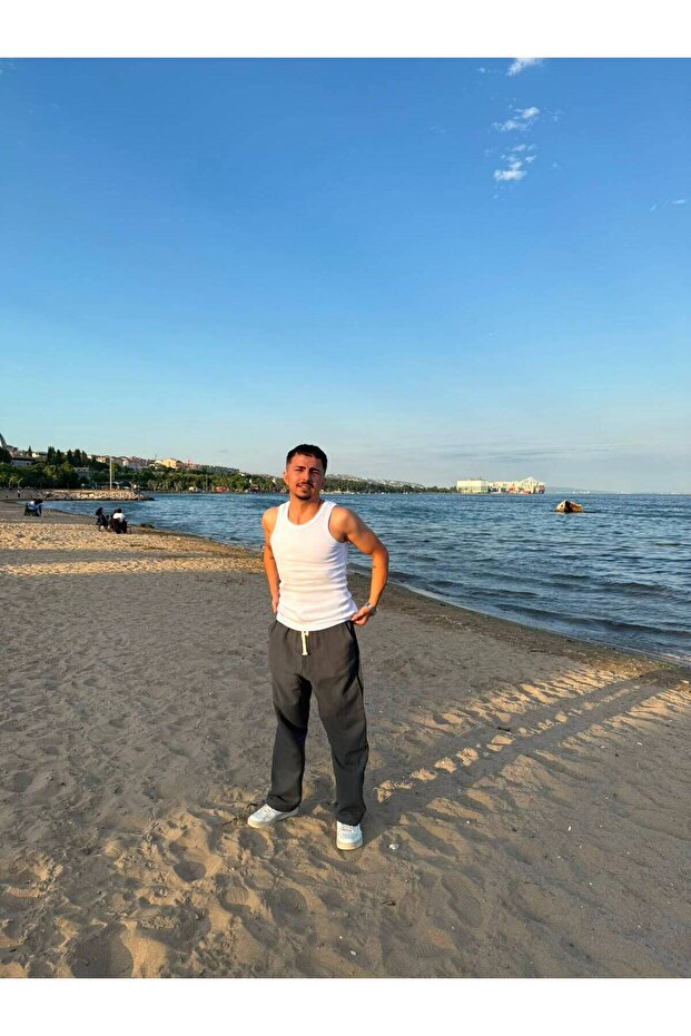 Beyaz Basic Atlet