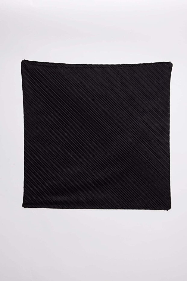 Women's Pleated Scarf