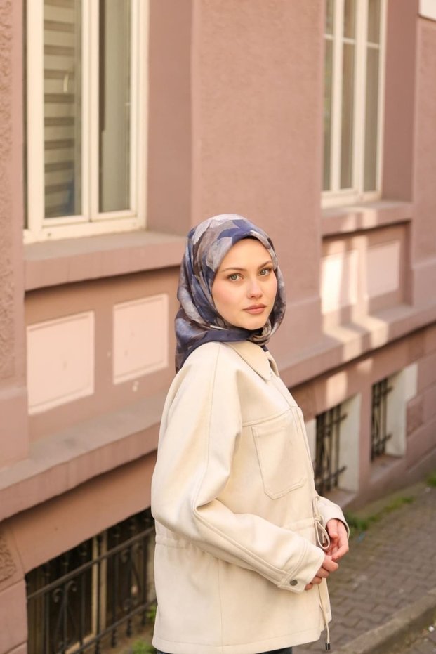Allure Floral Pattern Scarf