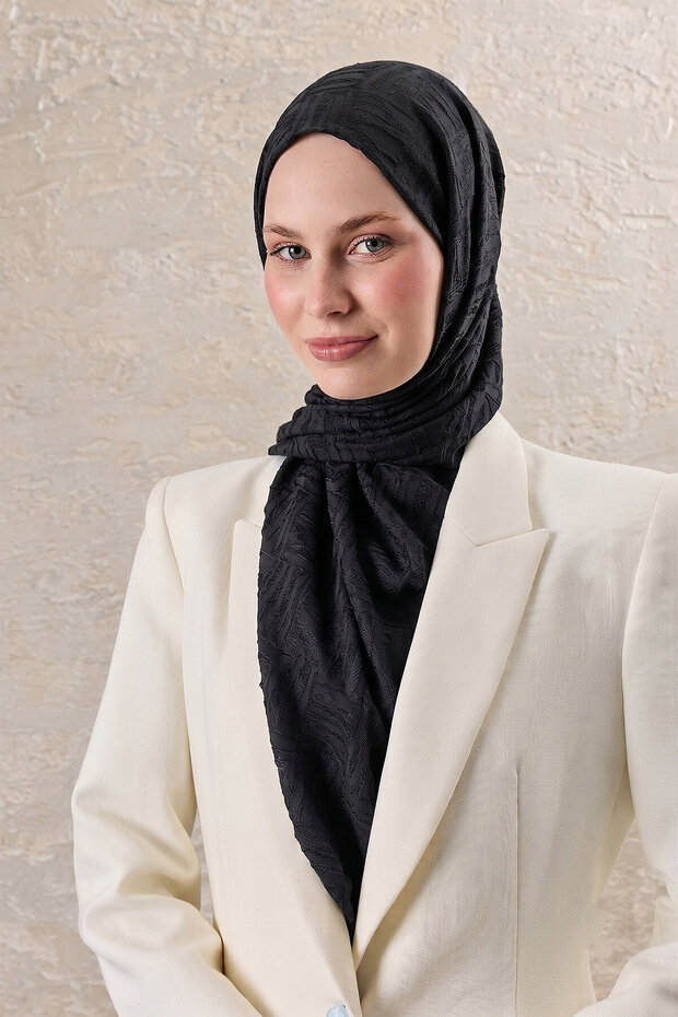 شال أيروبين جاكار بنمط الفسيفساء الأسود