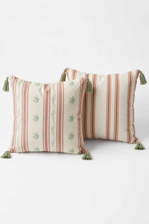 Rose 2-Piece Tasseled Throw Pillow Cover