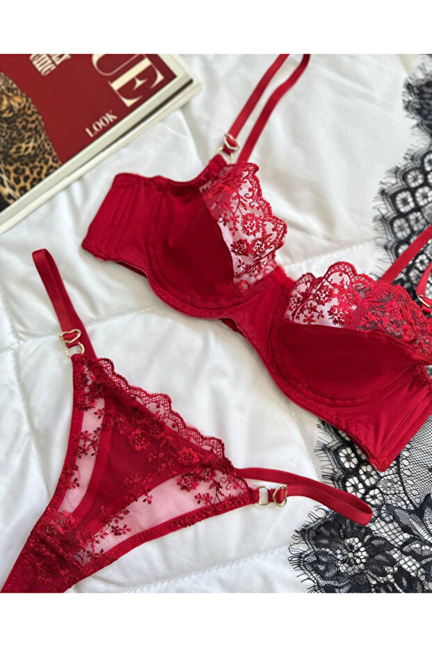 | Dalliance Red Brode Lace Heart Ring Detailed Bra Set