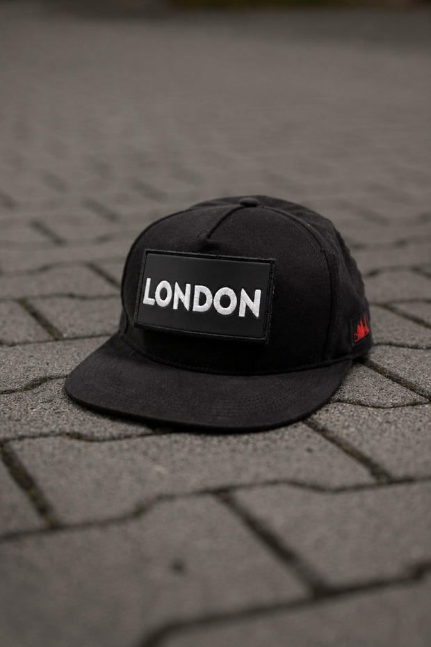 Black Hiphop Snapback Hat with Interchangeable City Embroidery Patch – Urban Baseball Cap with Flat Brim