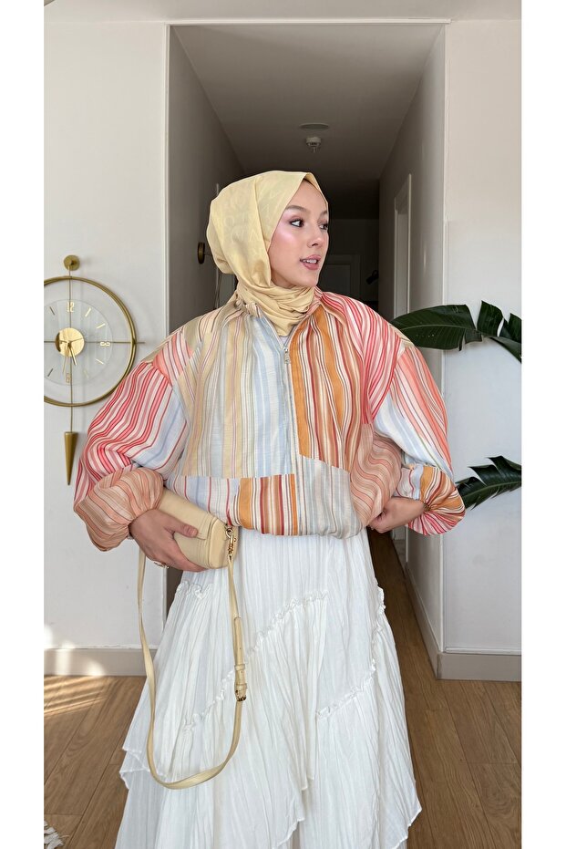 سترة بومبر مخططة من نيو سيزون فيرال