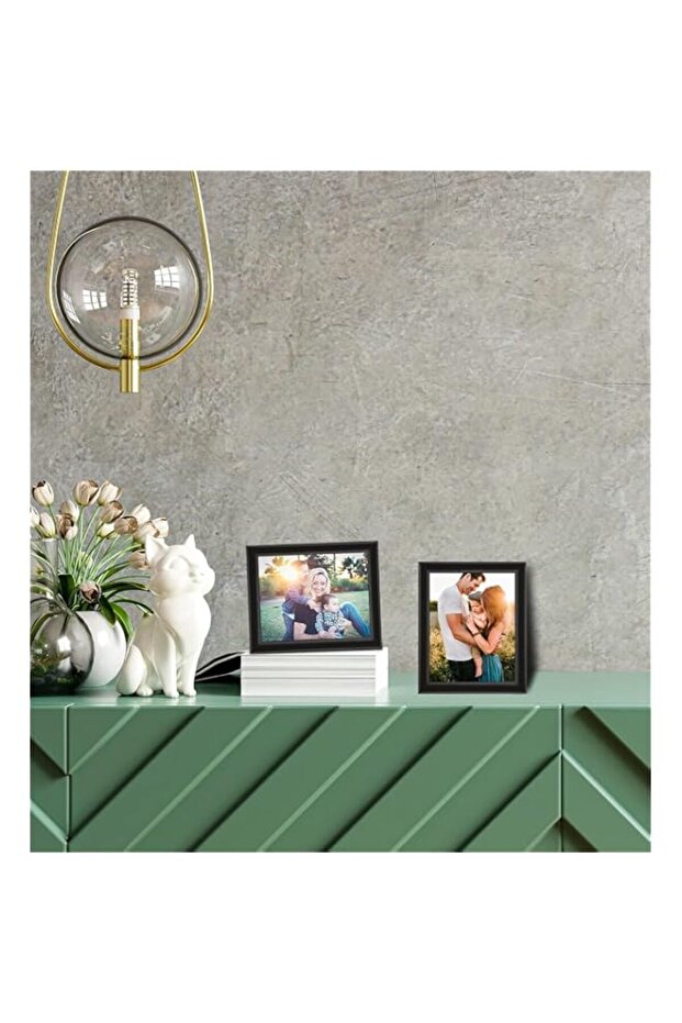 Ikea Fiskbo frame in black; (10 x 15 cm)