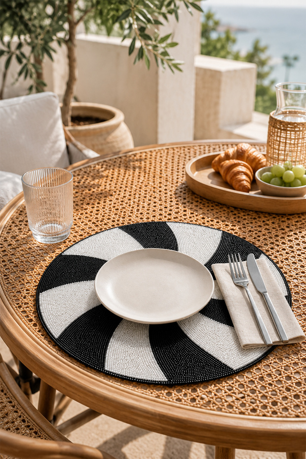 Beaded American Service Set of 2 Round Plates 36X36 cm Black and White