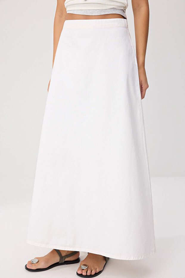 Beyaz Volanlı Maxi Denim Etek TWOSS25ET00005 - 3