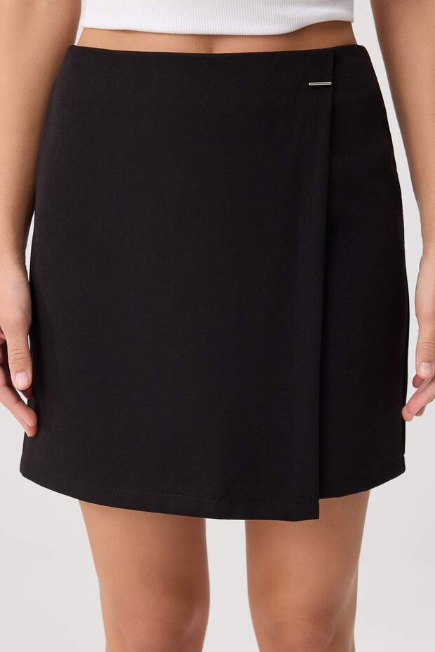 Siyah Kruvaze Kapama Mini Boy Dokuma Etek TWOAW25ET00070 - 3