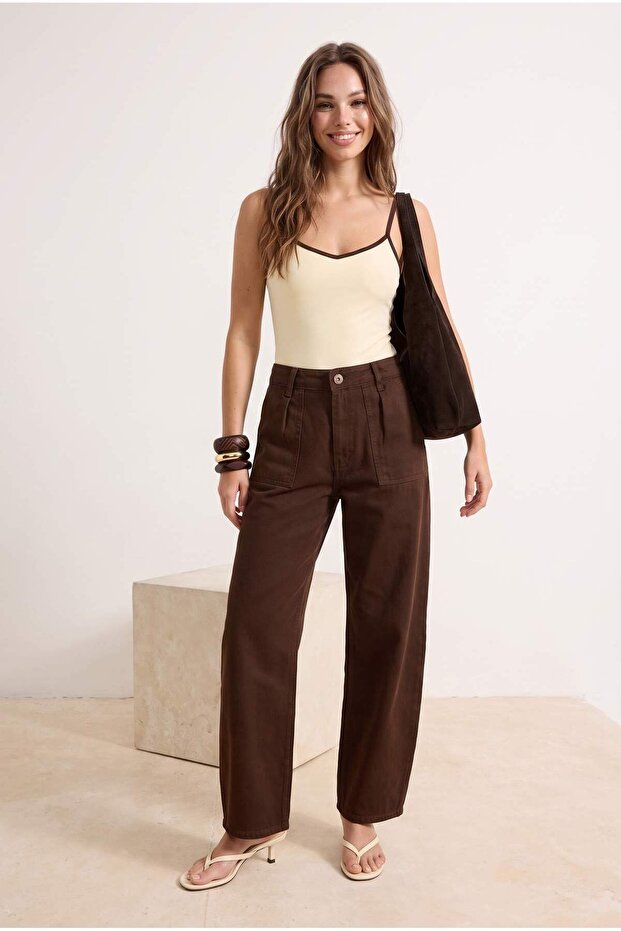 Kahverengi Barrel Kalıp %100 Pamuk Gabardin Pantolon TWOAW26PL00084 - 2