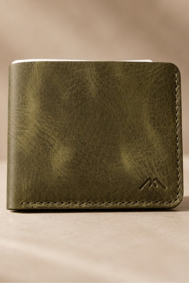 Genuine Leather Men's Wallet with Green Card and Money Compartment and Stitching Detail 7259