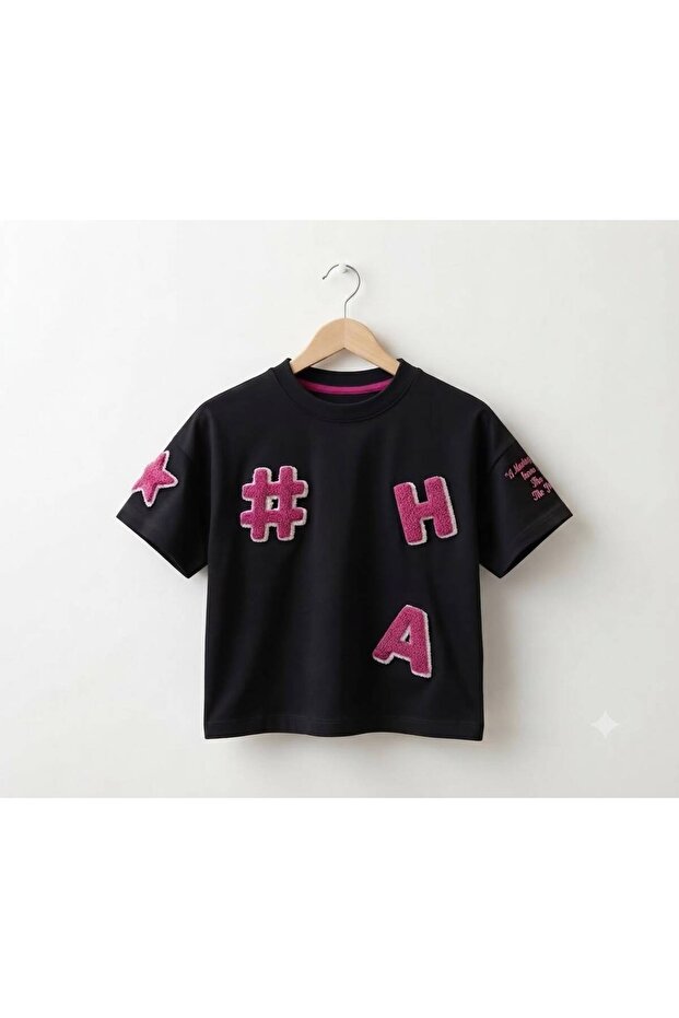 Girl's basic t-shirt with lace embroidery