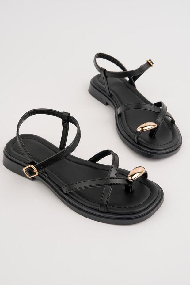 Women's Black Gold Ring Detailed Daily Sandals