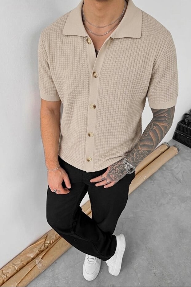 Men's Buttoned Embossed Textured Polo Collar Knitted Shirt