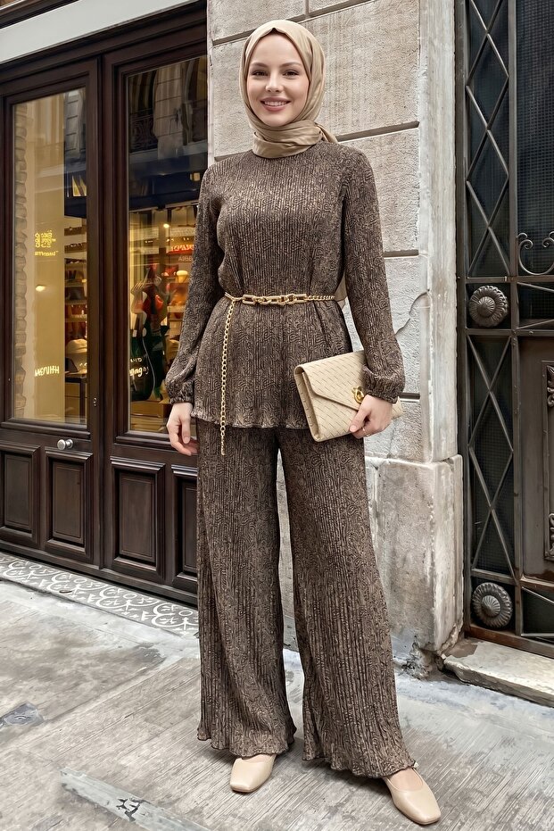 Shawl Pattern Pleated Chiffon Mink Suit with Loose Trousers