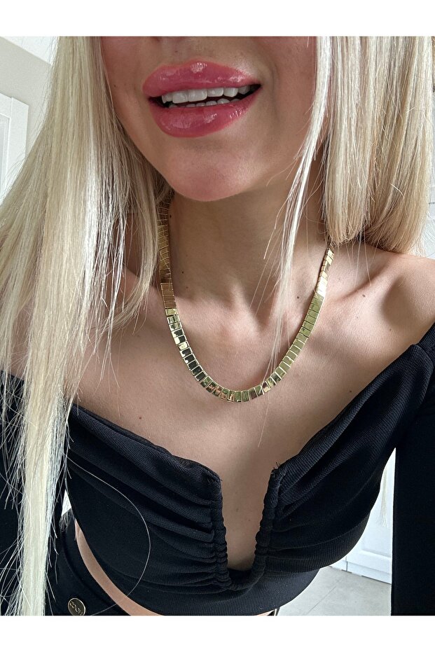 Gold plaka kolye