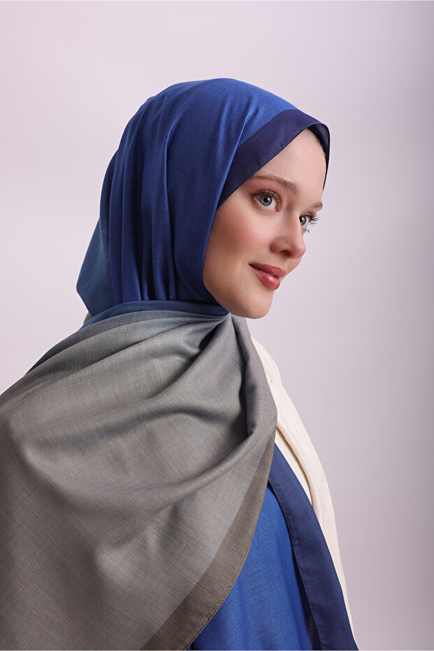 شال مزدوج الجوانب بنمط متدرج اللون - أزرق داكن وأزرق حجري