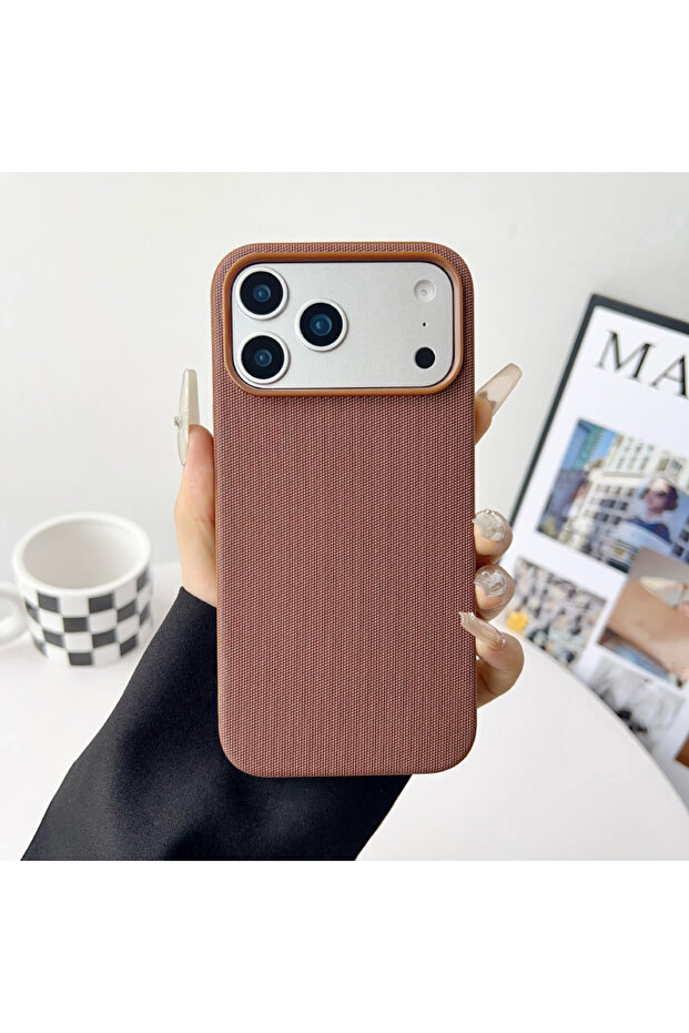 جراب iPhone 17 Pro Max بني بتقنية Magsafe TechWoven مغناطيسي متحرك لهاتف iPhone 17 Pro Max و 17 Pro و 17