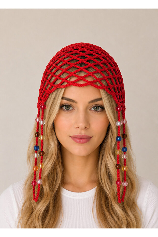 قبعة شبكية ملونة محبوكة ومزينة بالخرز