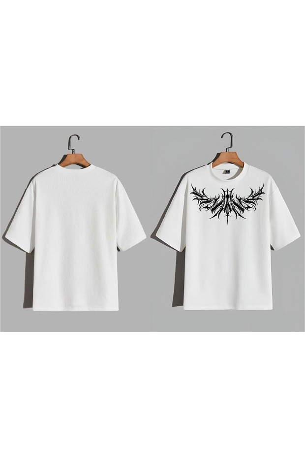 Oversized T-Shirt with a Street-Style Print That Catches Attention