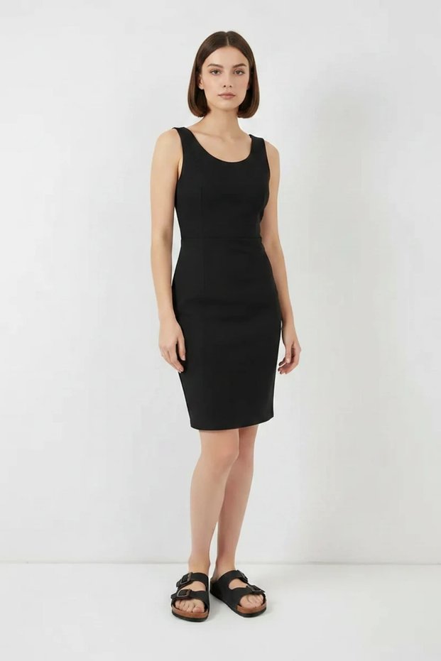 Women's Round Neck Sleeveless Black Dress