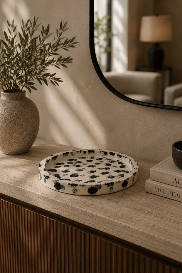 Black Silver Neutral Form Decorative Round Decorative Plate, 24 Cm, Hand Painted - Mono Traces Series