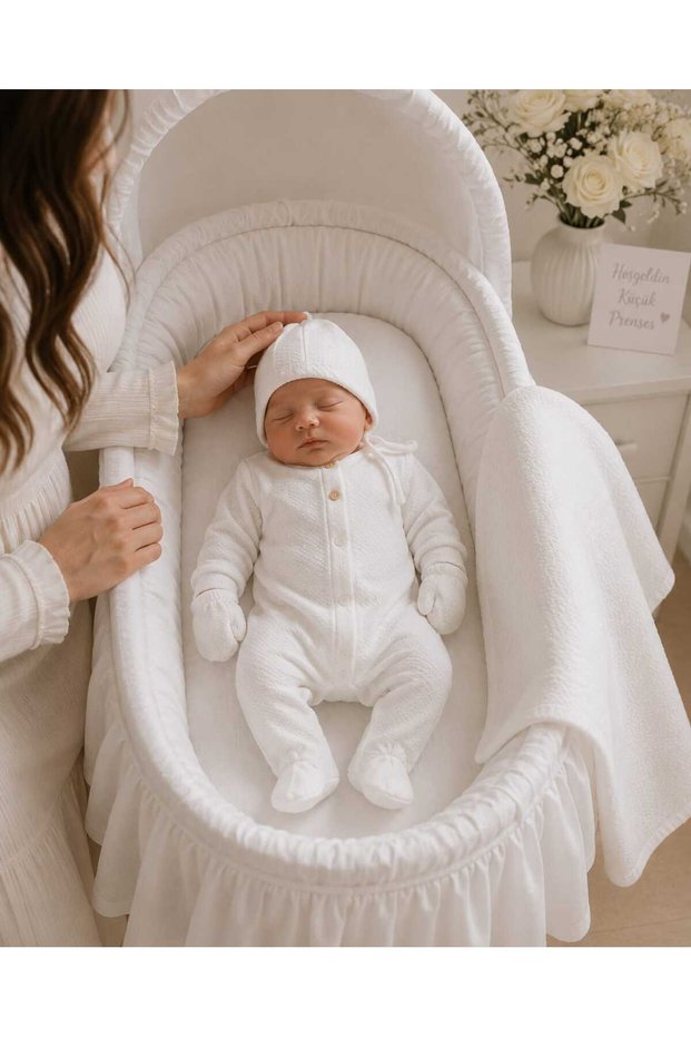 Caramell 100% Cotton Soft Textured Heart Detailed Premium 10 Piece Baby Girl Hospital Discharge Set