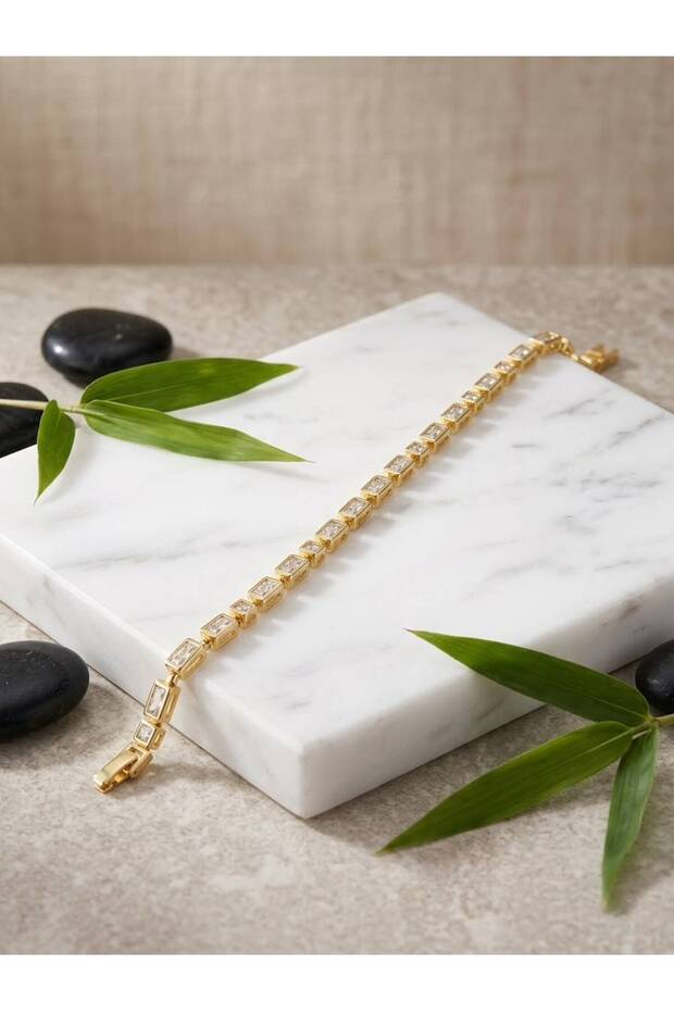 Linear Bracelet