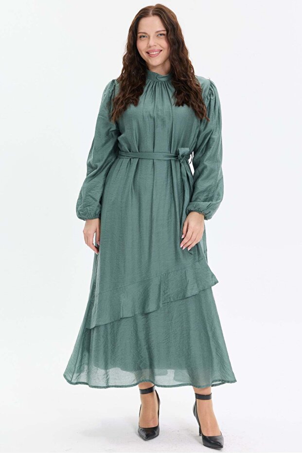 Long dress with belt detail and ruffles