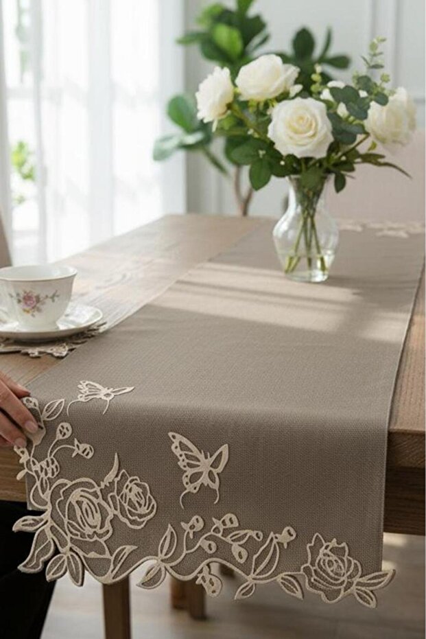 Butterfly Linen Appliqué Runner 40X120 cm Brown