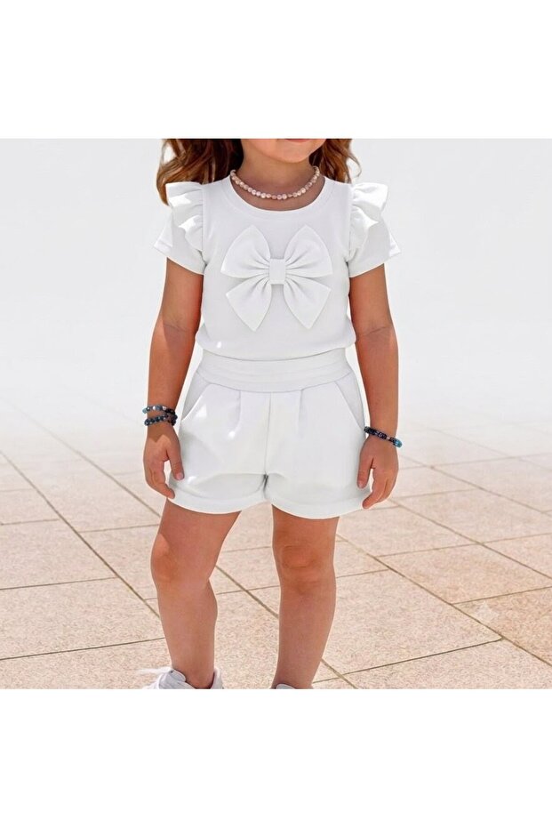 Girl's 2-Piece Combination Is a Very Beautiful Item in Summer